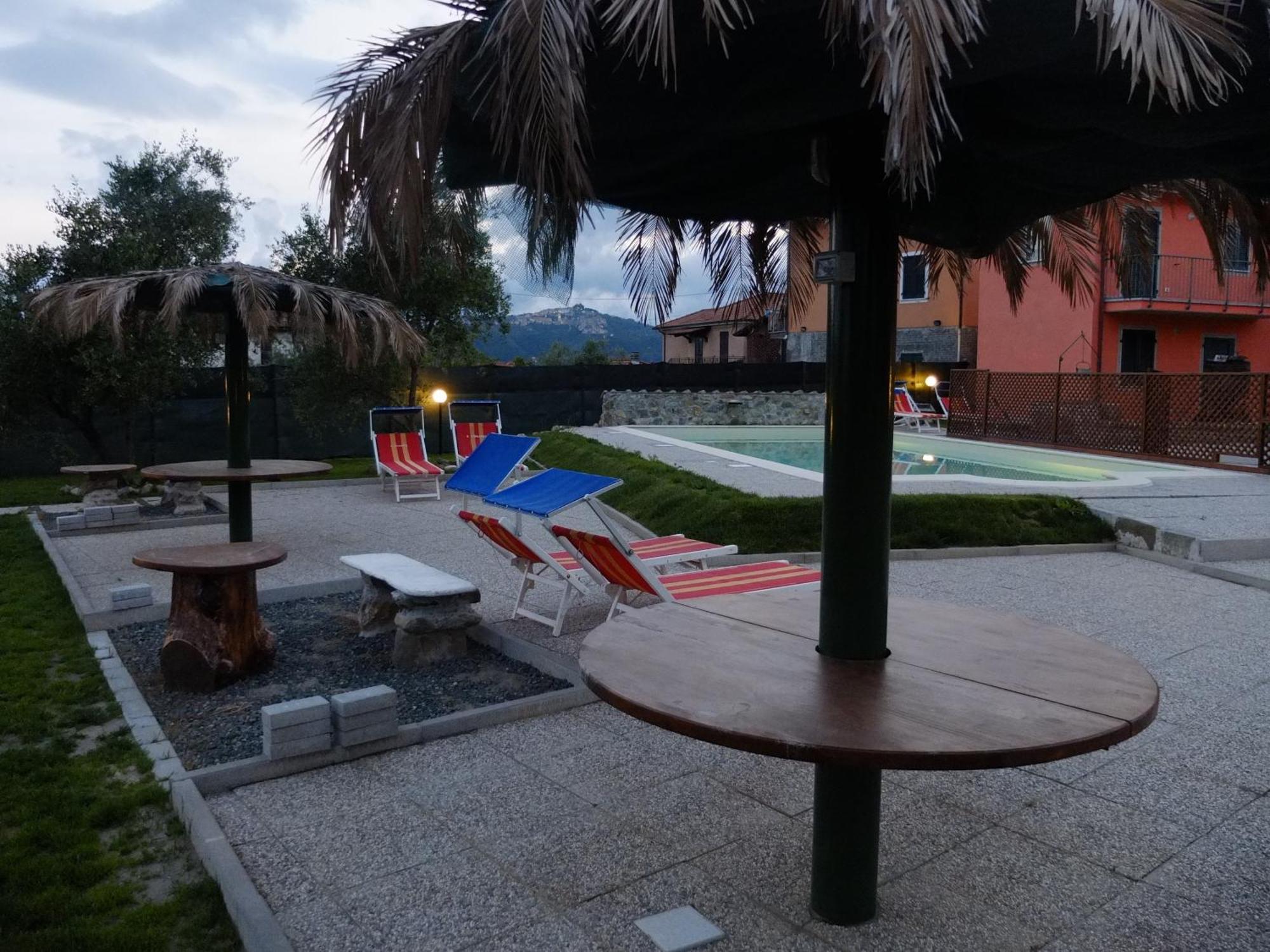 La Fonda Casa Vacanze-Appartamenti Con Piscina Санто Стефано ди Магра Екстериор снимка