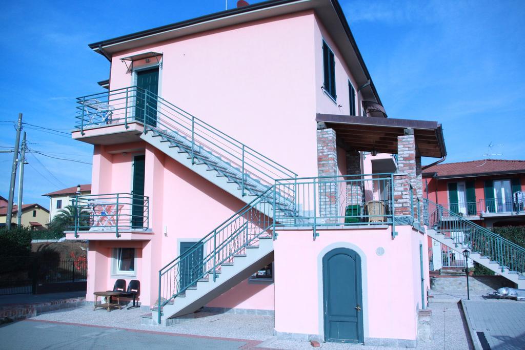 La Fonda Casa Vacanze-Appartamenti Con Piscina Санто Стефано ди Магра Екстериор снимка