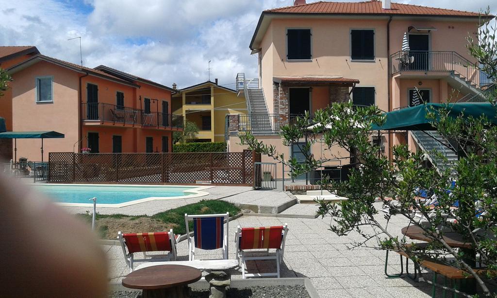 La Fonda Casa Vacanze-Appartamenti Con Piscina Санто Стефано ди Магра Екстериор снимка